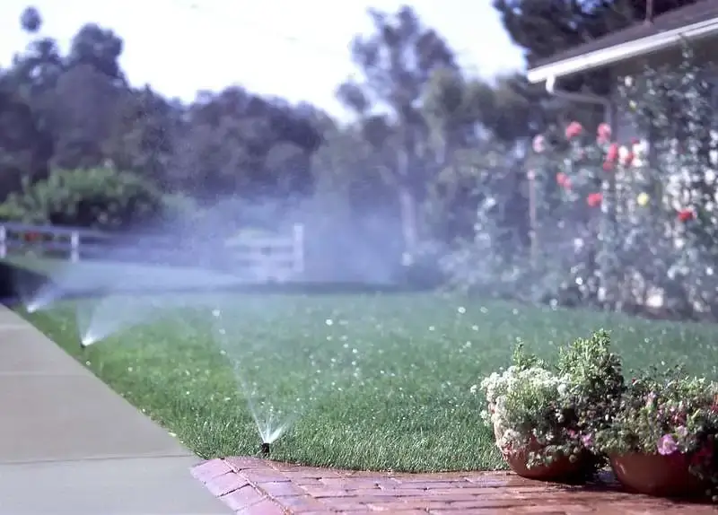Why opt for an automatic sprinkler system for your lawn? Read to know more.